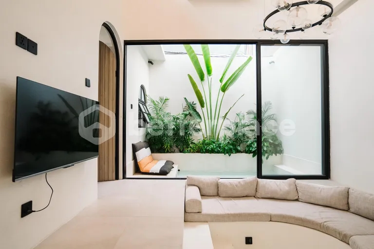 Prime Location, Contemporary Design: Your New Home 5 Minutes from Berawa Beach