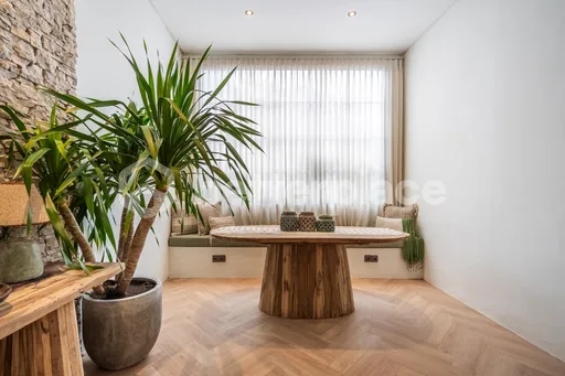 Modern 2 Bedroom Villa in Berawa with Rooftop Jacuzzi