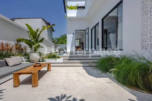 Tranquil Luxury Awaits: Exquisite Freehold 2BR Villa in Bukit – Melasti, Bali