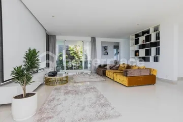 Modern 4 Bedroom Freehold Villa with Rooftop in Bukit - Ungasan