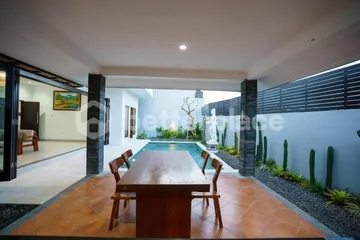 Elegant Modern Balinese Villa for Yearly Rental – Spacious 3-Bedroom Home with Private Pool in the Heart of Babakan, Canggu
