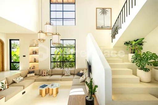 Peaceful Bali Villa Surrounded by Nature, Close to Beaches and Rice Field View