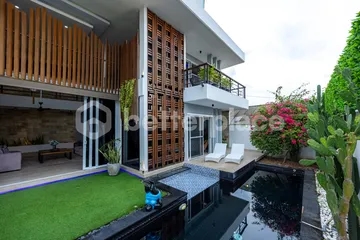 Contemporary 4 Bedroom Villa in Padonan with Rooftop Views – Few Minutes to the Beach