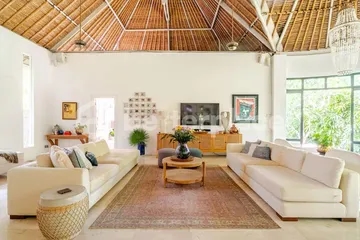 Rare Large-Land 2-Bed Villa for Rent in Umalas – Comfortable Tropical Home Near Bali’s Trendiest Beaches