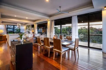 Experience Bali’s Best: Gorgeous Yearly Rental 4-Bed Villa with Rooftop Terrace and Private Pool