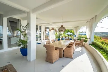 Majestic Ocean View Villa — A Private Oasis in Pecatu