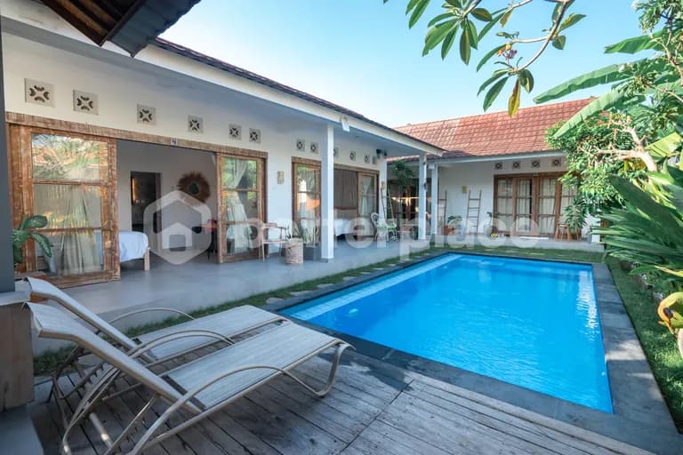 Peaceful 4 Bedroom Villa in Tuka – Babakan with Expansion Land for Lease