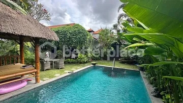 Charming Old-Skul Tropical Villa in Peaceful Berawa – 3 Bedrooms with Sunset Views
