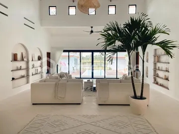 Serene 4-Bedroom Villa Overlooking Rice Fields – 15 Minutes from Ubud Centre