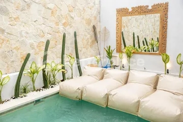 Mediterranique Villa: 3-Bedroom Padonan Escape with Enclosed Living and Investment Appeal