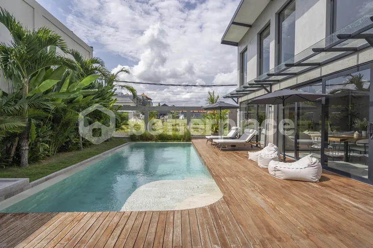 Discover a Haven of Tranquility: 4 Bedrooms Villa with Pool and Ricefield View in Berawa, Canggu – Short Walk to Berawa Beach
