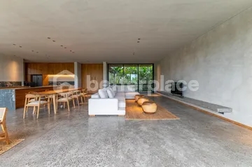 Experience Ultimate Comfort and Style in This Exceptional Bali 3-Bed Villa with Ricefield View