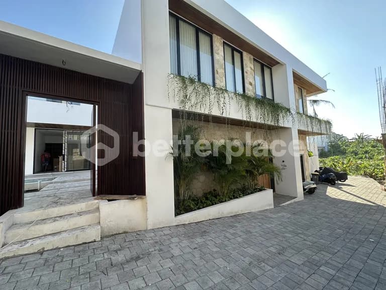 Your Dream Luxury Home Awaits – 4-Bedroom Villa in Prime Canggu Location, Fully Furnished