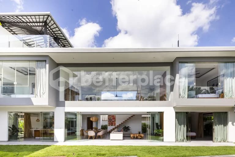 Experience Ultimate Comfort and Relaxation in this Spacious Berawa Villa