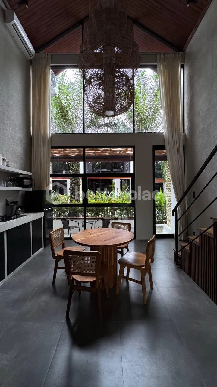 Modern Balinese Bliss, Spacious 1 Bedroom Loft Townhouse in Serene Babakan, Canggu