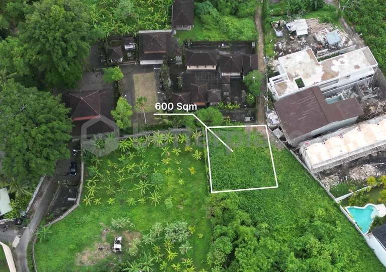 6 Are Land in Buduk, Tranquil Setting in a Growing Area