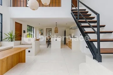 Seaside Sophistication: Stylish Leasehold Loft Just Steps from Balangan Beach