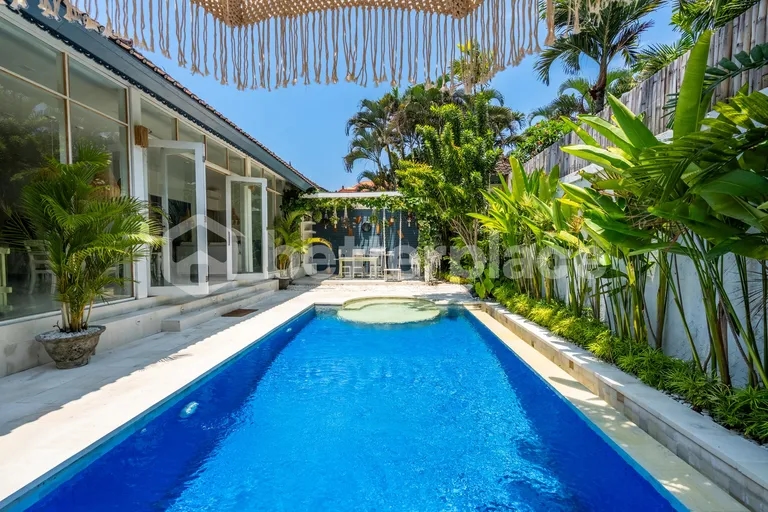 Cozy 2 Bedroom Villa in Kerobokan, 8 Minutes To Seminyak Beach