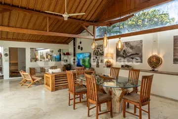 Charming 3-Bedroom Villa in Kerobokan with Tropical Garden and Pool – Only 10 Minutes to Seminyak Beach