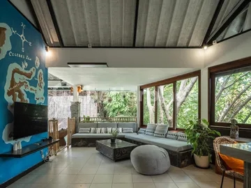 Charming 2 Bedroom Villa for Yearly Rent in Batu Bolong – 7 Minutes to the Beach