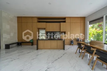 Spacious 3 Bedroom Villa in Kerobokan with Rooftop and Large Garden