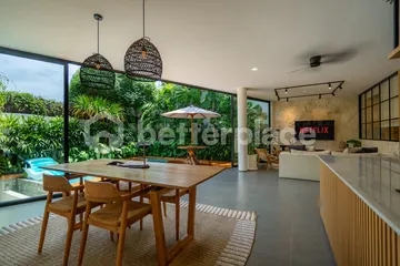Modern 2 Bedroom Villa + Office in Batu Bolong, 10 Minutes Drive to Batu Bolong Beach