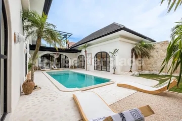 Splendid 5bd Designer villa in Berawa Beach, Canggu
