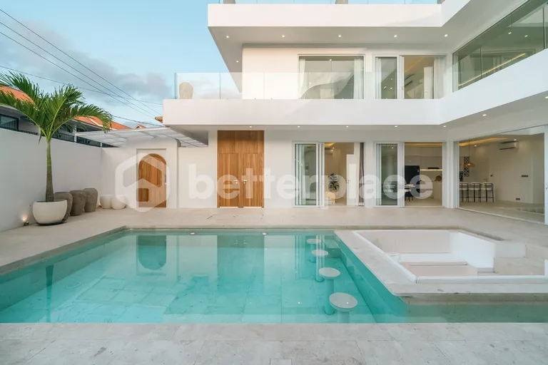 Modern Luxury Villa in Peaceful Tumbak Bayuh, Your Dream Home in Bali