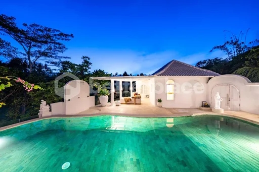Luxurious 3-Bedroom Villa in Ubud with Breathtaking Rice Field Views