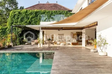 Bright & Breezy: Jungleview Villa in Kemenuh, Ubud for Yearly Rent