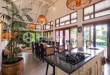 Spacious and Stunning 3 Bedroom Villa in Padonan