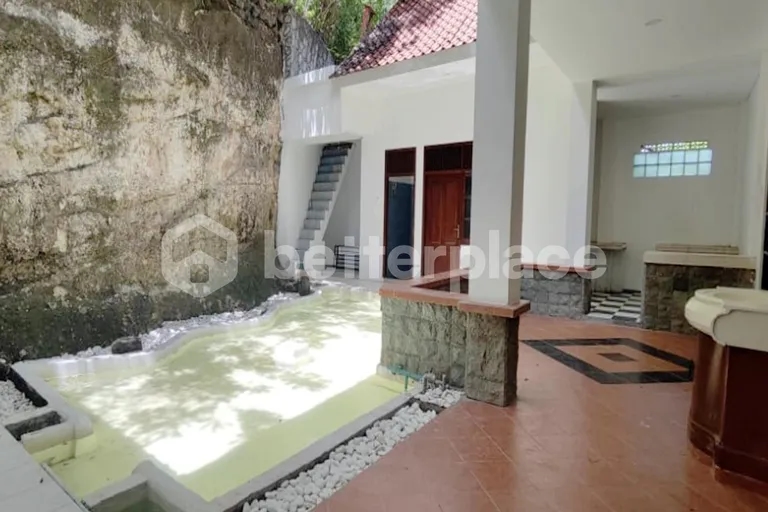 Timeless Charm Meets Modern Comfort – Renovated Freehold 7-Bed Villa in Ungasan with Flexible Dual-Access Layout and Endless Possibilities