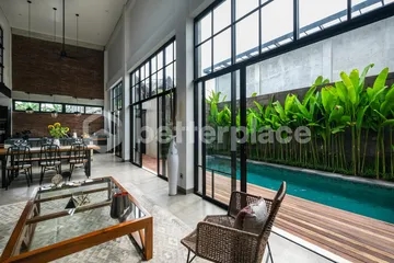 Luxurious Tropical Industrial Villa in Prime Canggu Area: A Tranquil Retreat Close to Canggu Beach