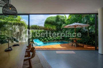 Modern 2 Bedroom Villa + Office in Batu Bolong, 10 Minutes Drive to Batu Bolong Beach