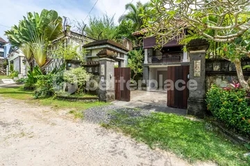 Modern 3-Bedroom Villa with Dual Living Spaces in Ungasan