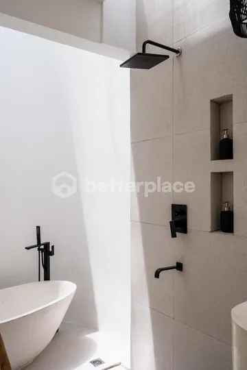 Prime Investment, Brand New 2 Bedroom Villa in Berawa with Rooftop