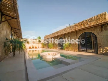 Stylish and Spacious: Villa with GWK Views in Peaceful Ungasan