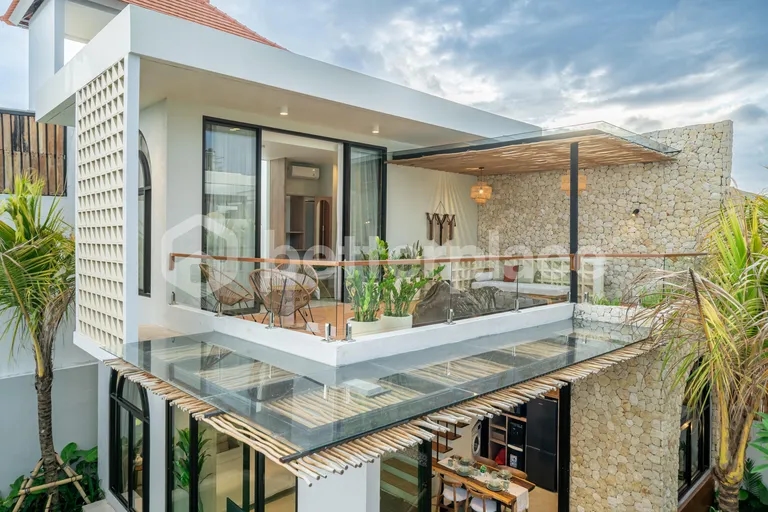 Chic 2 Bedrooms Tropical Mixed with Bohemian Villa Concept in the Heart of Tumbak Bayuh – Pererenan
