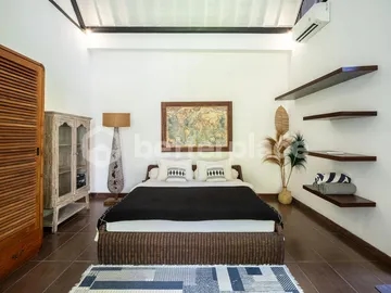 Charming 2 Bedroom Villa for Yearly Rent in Batu Bolong – 7 Minutes to the Beach