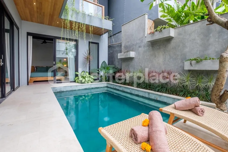 Stylish 3 Bedroom Villa with Private Pool in Batu Bolong, 9 Minutes to the Beach