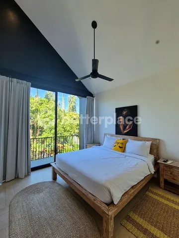 An Elegant Tropical Retreat in Berawa: Modern 3-Bedroom Villa Just Moments from the Beach and Lifestyle Hotspots