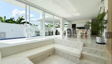 Spacious 4 Bedroom Villa in Kerobokan, Modern Comfort & Prime Location