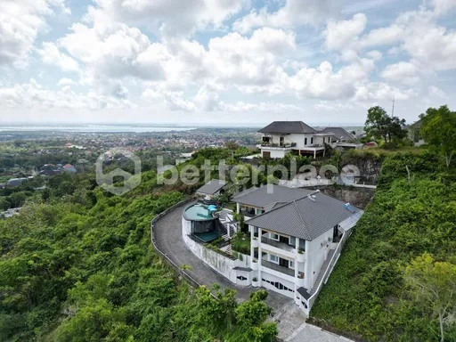 Stunning View Villa Mansion 5 Bedrooms in Ungasan – Bukit Jimbaran Very Close to GWK