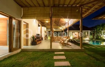 Bali Luxury Redefined: Exquisite Seminyak Leasehold Villa with Joglo Elegance