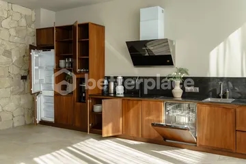 Modern and Luxury 5 Bedroom Villa in Berawa – 5 Minutes to the Beach