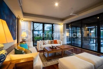 Experience Bali’s Best: Gorgeous Yearly Rental 4-Bed Villa with Rooftop Terrace and Private Pool