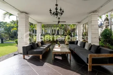 Exquisite Freehold Resort-Style Villa Complex in Nyambu – A Private Haven of Elegance, Nature, and Investment Potential in Bali’s Property Market