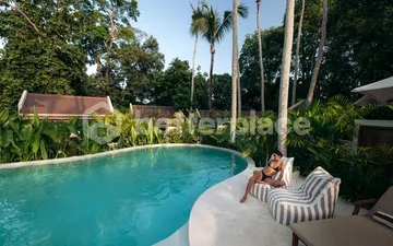 Tropical Villas and Wellness Hideaway in Kedungu