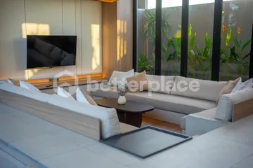 Refined Elegance Above the Ocean – Sophisticated Leasehold 4-Bed Villa in Ungasan with Breathtaking 360° Rooftop Vistas