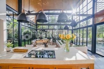 6 Bedroom Modern Villa in Cemagi, 2 Minutes from the Beach